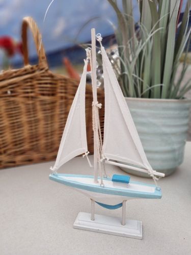 Deko Segelboot blau/weiß klein